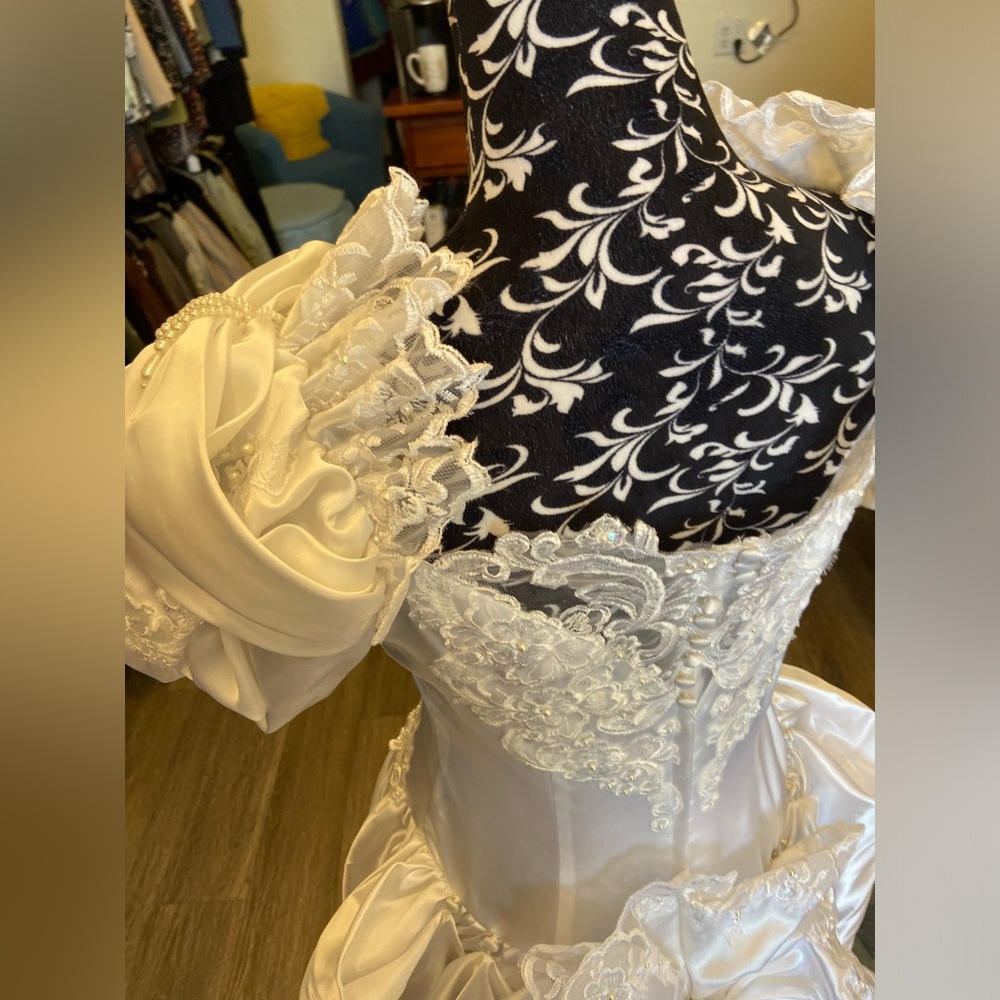 Vintage Bridal Originals Wedding Gown - Picture 7 of 12